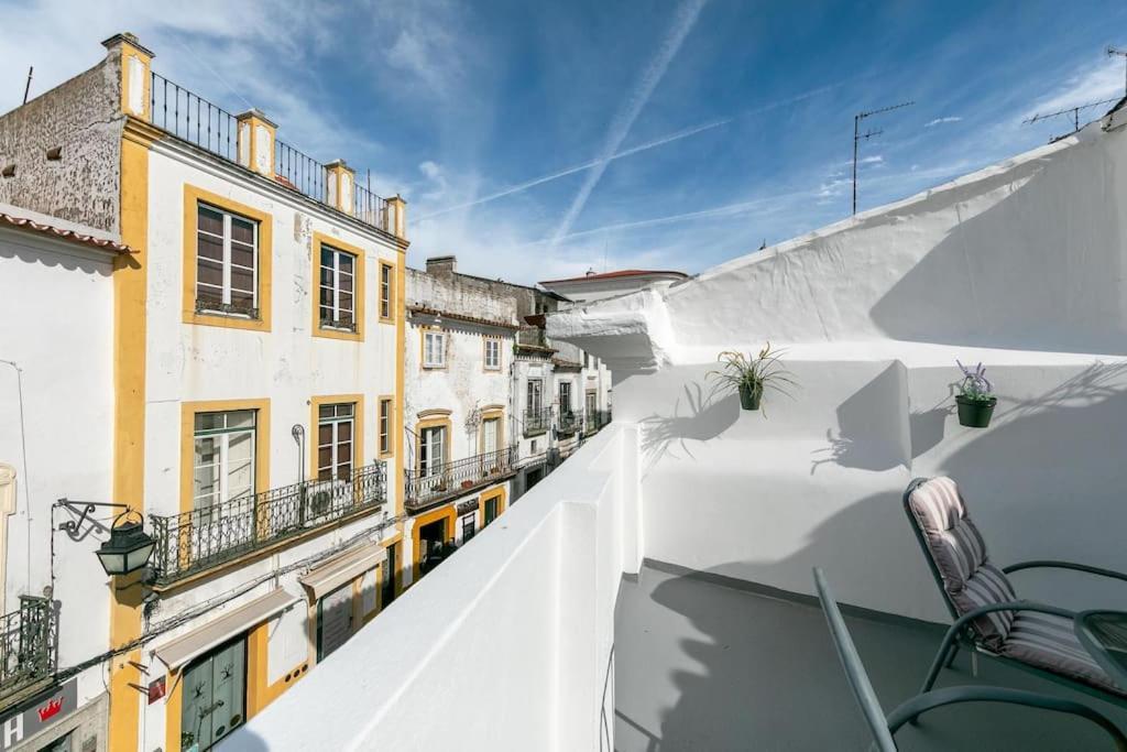 Home Near Evora'S Main Square With Private Terrace Bagian luar foto